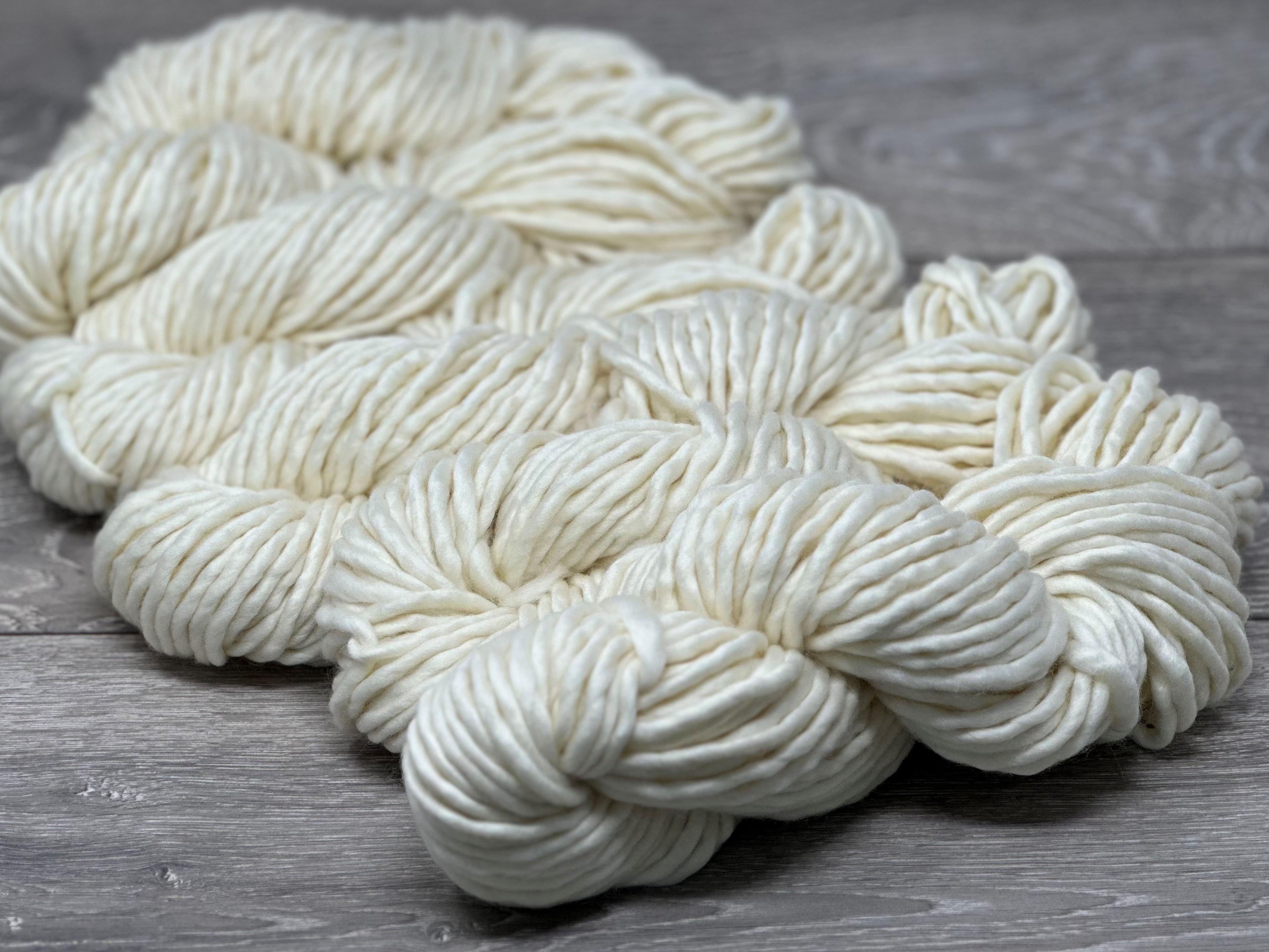 Superchunky Singles Yarn. 100% Superwash Extrafine (19.5 micron) Merino Wool Yarn (1/1Nm) 5 x 100gm Pack